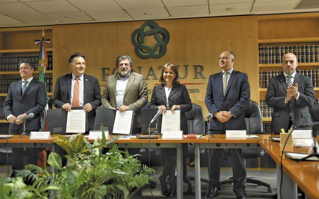 Fonatur y la UNOPS firmaron convenio para que la oficina internacional asesore al gobierno. FOTO: ESPECIAL