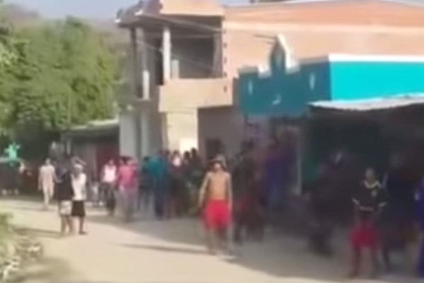 Vecinos atacan por cambiar clave de wifi