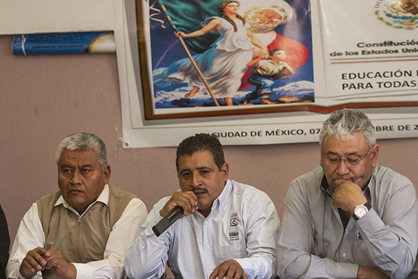 Dirigentes de la CNTE