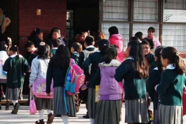 las autoridades educativas exhortan a la comunidad estudiantil, padres de familia y docentes, a permanecer atentos a las disposiciones. FOTO: ESPECIAL