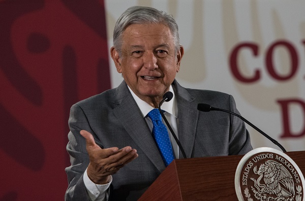 Bajo el supuesto de que la refinería quedará concluida en 2022, como pretende la administración de López Obrador, la firma estima que la deuda total del país ascenderá a 13.15 billones de pesos. Foto: Cuartoscuro