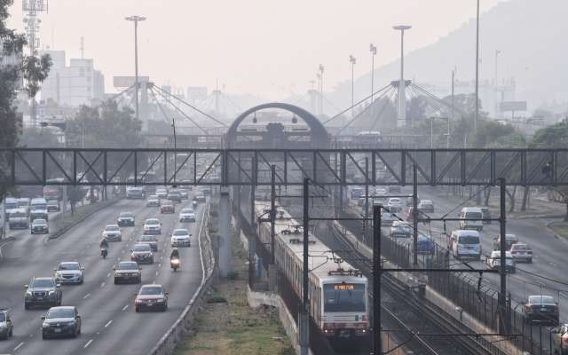 La Comisión explicó que la población ha estado expuesta a la mala calidad del aire por un periodo que se ha alargado, por lo que continúan las medidas para proteger su salud. FOTO: ESPECIAL