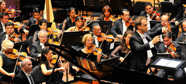 Dvořák es de altísima calidad porque tocar sus notas se necesitan de 10 a 15 años de preparación”, subraya Alejandro Reyes, maestro del Conservatorio Nacional de Música. Foto: Especial