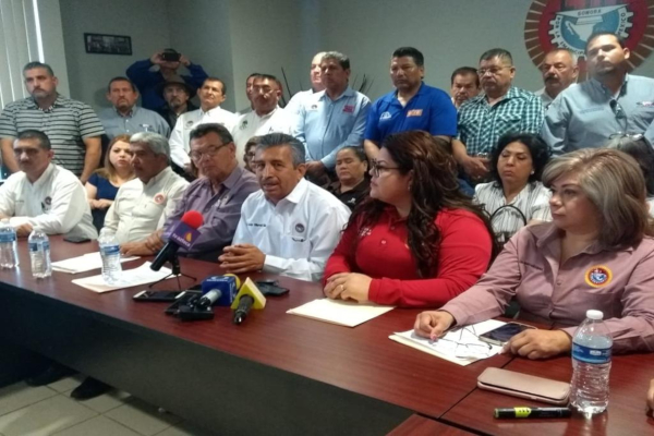 Alrededor de 130 mil trabajadores de distintas empresas reclaman mejoras en los servicios de salud. Foto: Especial
