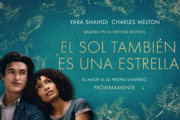 La historia cuenta de dos jóvenes migrantes que viven en Estados Unidos con sus familias desde que son niños.
