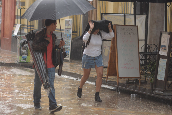 Las precipitaciones podrían ser con granizo y actividad eléctrica. Foto: Archivo | Cuartoscuro