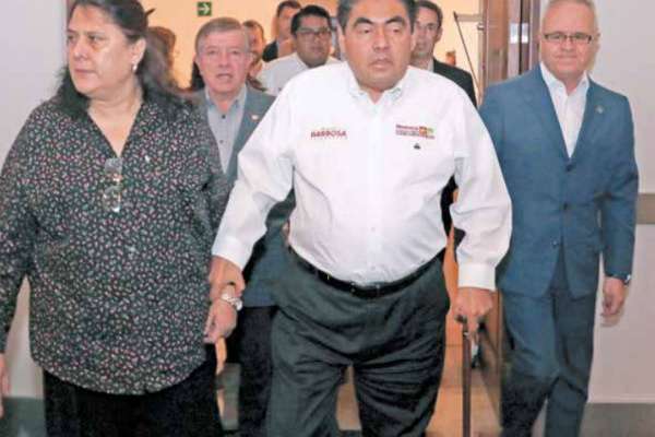 El candidato estuvo acompañado por Gabriel Covarrubias, presidente de Canacintra Puebla. FOTO: ENFOQUE