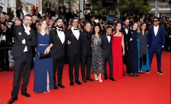El actor presentó en una función especial y fuera de competencia la cinta que dirige. FOTO: EFE