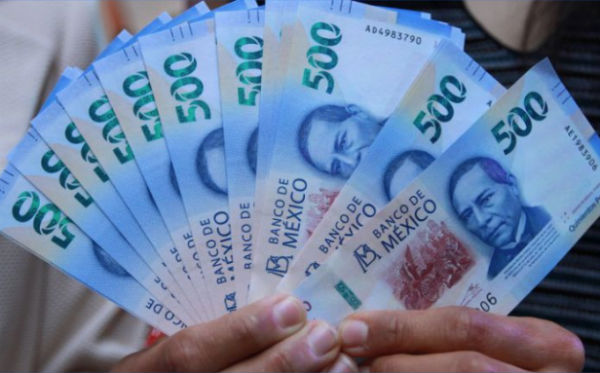 El billete es de sustrato de algodón, en el anverso hay una tinta como un efecto móvil que se llama Sparklife. FOTO: ESPECIAL