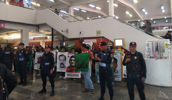 Sin dar mayores detalles, anunciaron que el día de mañana participarán en otra movilización a medio día. Foto: Especial