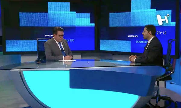 El senador de Morena visita el estudio de El Heraldo TV. Foto: Especial