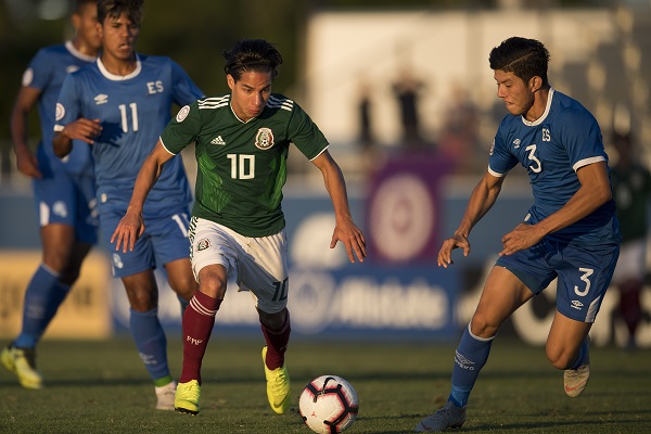 Dentro de este combinado azteca, destacan nombres como el de Diego Lainez, jugador del Real Betis; José Macías, goleador del León, y Misael Domínguez, elemento del Cruz Azul. Foto: MEXSPORT