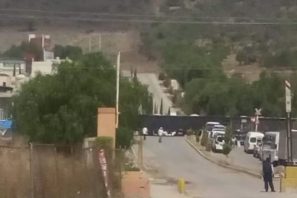 Una combi de la Ruta 19 de Huehuetoca fue arrollada por el tren