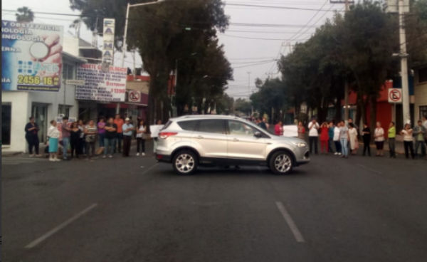 Los vecinos piden el apoyo de pipas de agua para sanear la falta de agua en la zona. FOTO: ESPECIAL