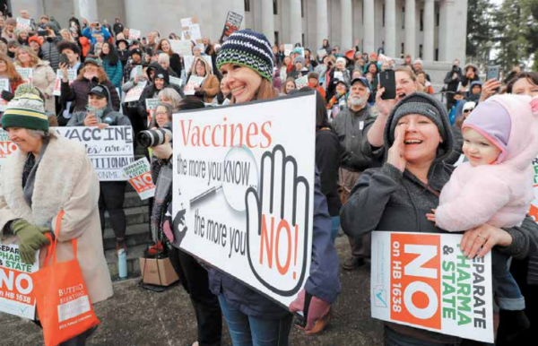 Movimientos antivacunas aseguran que todas las dosis causan autismo en los niños. FOTO: AP
