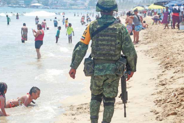 En la actualidad, el ejército
y la Marina vigilan
las playas. Foto: CUARTOSCURO