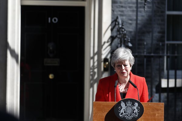 Theresa May dimite