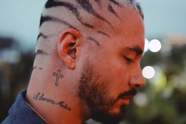 J Balvin actualmente luce con tatuajes, delgado y muy atractivo.
Foto: Instagram jbalvin