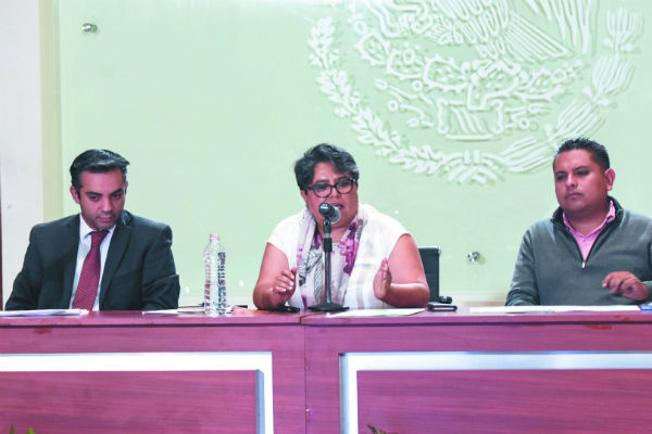 Raquel Buenrostro, Oficial Mayor de la SHCP, dio una conferencia de prensa ayer por la tarde. Foto: Daniel Ojeda