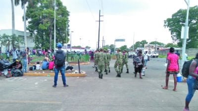 Ciudadanos cubanos esperan en Tapachula, desde hace meses, un salvoconducto que les permita llegar a la frontera con EU. Foto: Especial