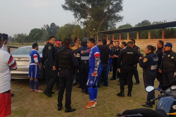 Esta mañana mientras se llevaba a cabo un partido de fútbol en las instalaciones del deportivo Zarco, un policía disparó en contra de uno de los jugadores