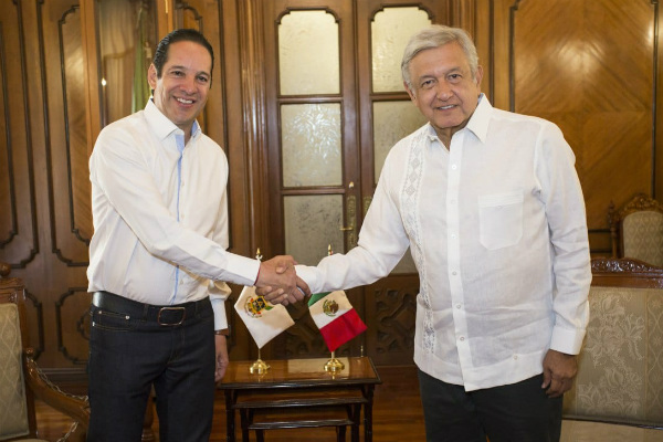 Lopéz Obrador sostiene reunión con gobernador de Querétaro