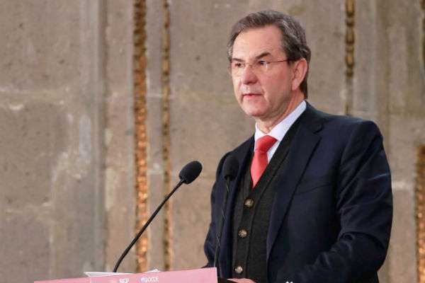 Esteban Moctezuma Barragán, fue llamado para informar sobre los procesos para garantizar los derechos de los maestros. FOTO: ESPECIAL
