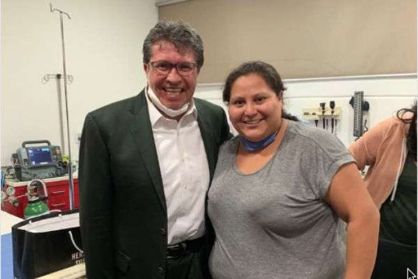 La
legisladora
tuvo quemaduras leves e
informó que
se encontraba fuera de
peligro y en
compañía del
coordinador
de su bancada, Ricardo
Monreal.FOTO: ESPECIAL