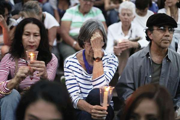 Cientos de venezolanos participaron, el 5 de mayo, en una vigilia en contra de la violencia del gobierno de Maduro. Foto: REUTERS