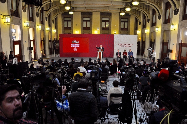 Durante la conferencia matutina se dio a conocer el quién es quién en los precios de las gasolinas.
Foto: Notimex