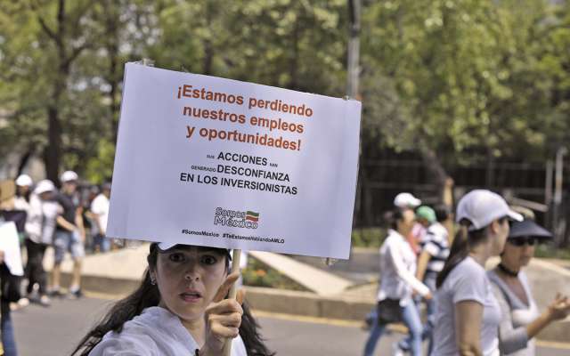 PROTESTA. En la CDMX se manifestaron más de 15 mil personas. Foto: Notimex