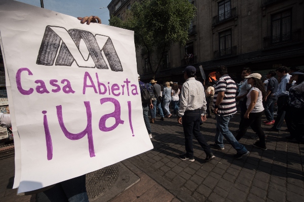 Se pararon 3 mil proyectos de investigación, 2400 tramites de titulación y becas
Foto: Notimex