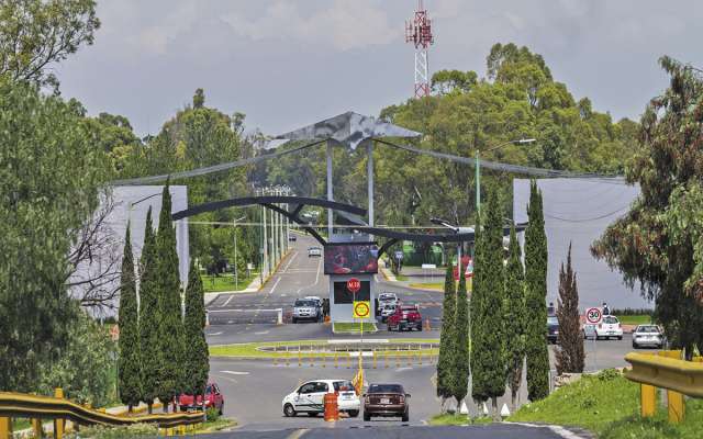 Los magistrados no prohíben la construcción de la obra, sólo piden suspenderla.FOTO: ESPECIAL