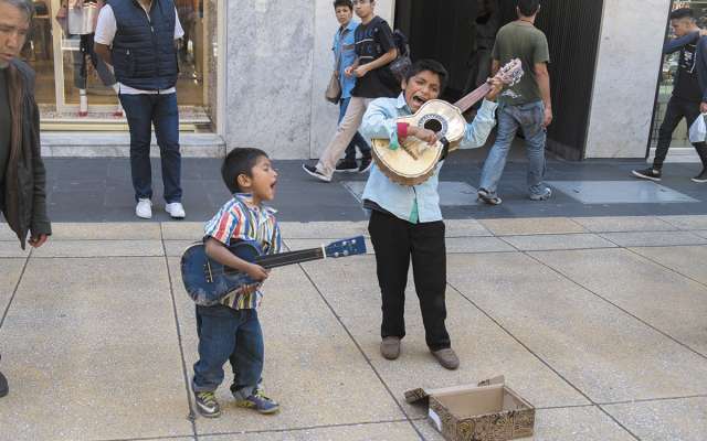 El trabajo
impide que 2.1
millones de
menores de
edad asistan a
la escuela.FOTO: ESPECIAL