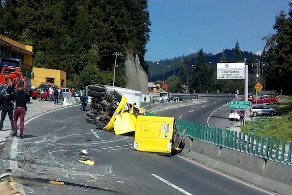 Circulacion-accidente-trailer-Mexico-Toluca