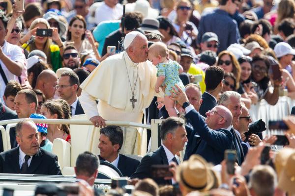 Francisco describió la forma en que Judas se fue separando por las razones del dinero y el orgullo que contaminaron su corazón. Foto: Pablo Esparza