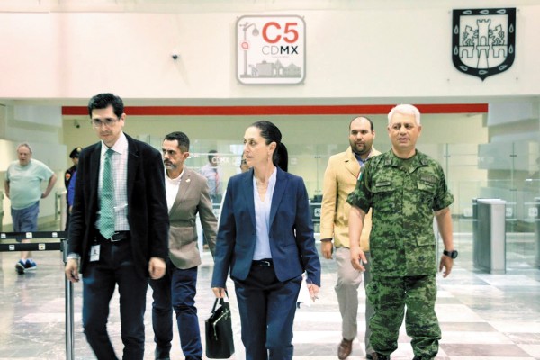 Claudia Sheinbaum aseguró que es imperativo fortalecer el área de Inteligencia de su administración. Foto: Especial