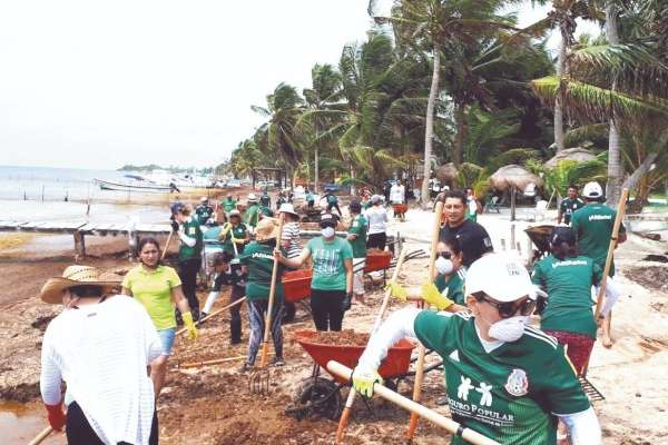 En Playa El Niño se contó con el apoyo de 56 maestros y jóvenes universitarios. Foto: Especial