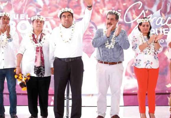 El mandatario también visitó el municipio de Huauchinango como parte de su recorrido por la entidad. Foto: Enfoque
