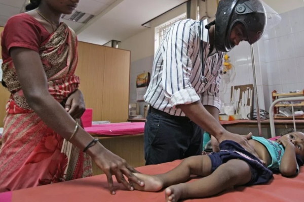 Lichis causan muerte de cientos de niños en la India