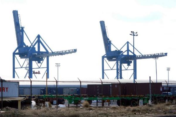 Incautan 16.5 toneladas de cocaína en barco en Filadelfia, Estados Unidos