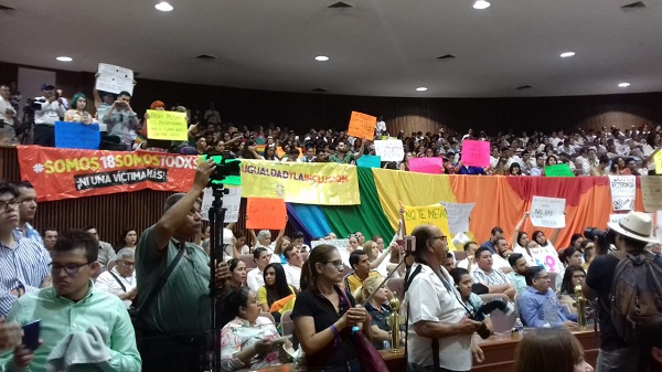 Los diputados morenistas que votaron en contra son: Apolinar García Carrera, Flora Isela Miranda Leal, Rosa Inés Castro, Fernando Mascareño, Palestino Carrera y Mariana Rojo. Foto: Cortesía Magdalena Espero