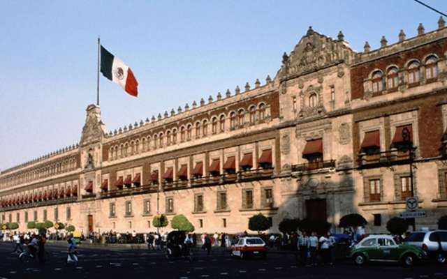 Los visitantes nacionales y extranjeros tendrán la opción de ver el mural de Diego Rivera únicamente desde la planta baja o alta, pero será a la distancia. Foto: Cuartoscuro