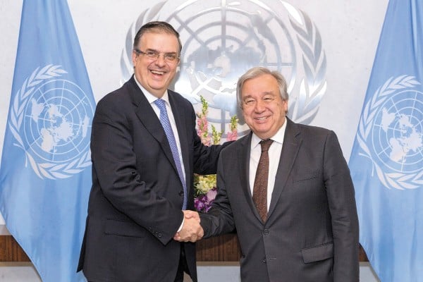 El secretario de Relaciones Exteriores, Marcelo Ebrard, se reunió ayer con el secretario general de la ONU, Antonio Guterres. Foto: Notimex
