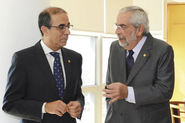 Graue y Castro Arroyo firmaron el convenio. Foto: Especial.