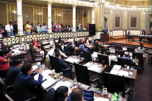 Los 41 legisladores deberán estudiar los reclamos, para después dar luz verde o no a la supresión del poder. Foto: Enfoque.