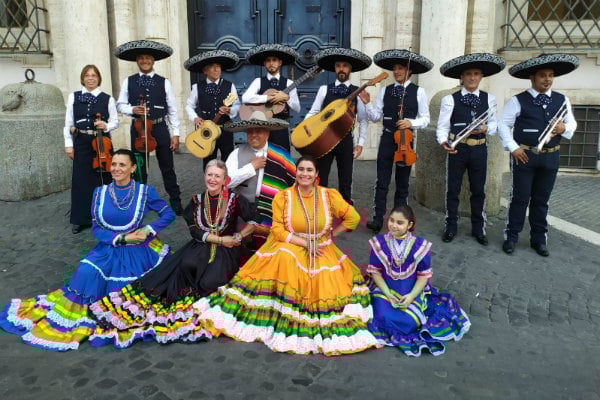 Se reunieron esta tarde en Plaza Navona en Roma. Foto: Especial.