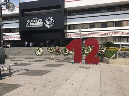 Recientemente, la pieza para recordar la tragedia de los jóvenes fue retirada de la explanada de la Alcaldía Gustavo A. Madero. Foto Especial