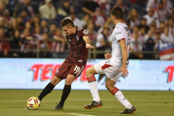 Al Guadalajara se le notó desconfiando en el campo. Foto Especial