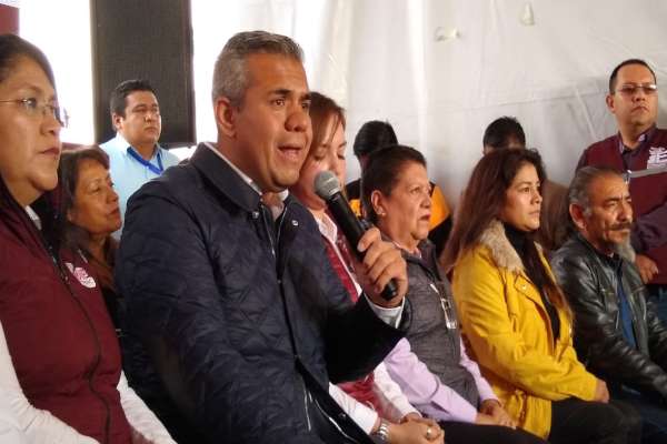 El morenista recordó que este año no se realizó una celebración para conmemorar a las madres de la localidad. Foto: Especial